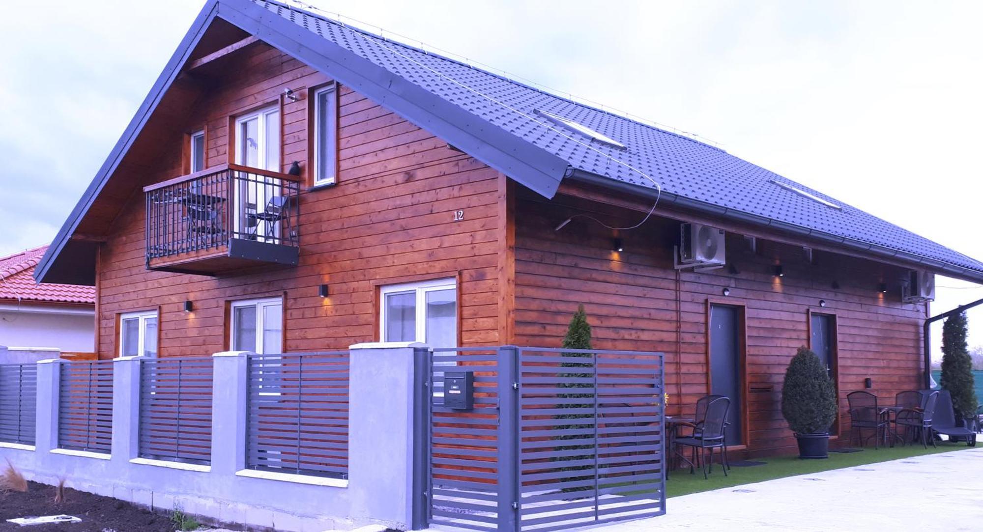 Penzion Florens, Nesvady Exterior foto