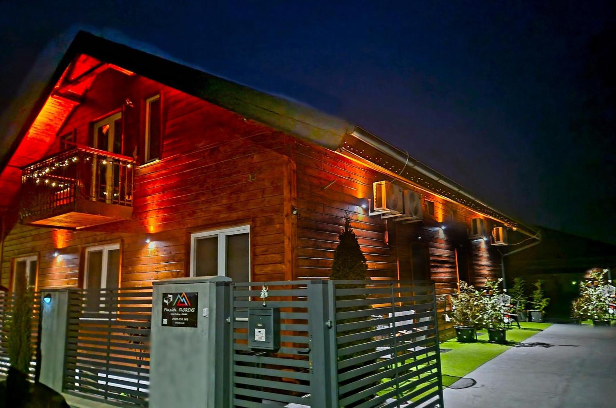 Penzion Florens, Nesvady Exterior foto